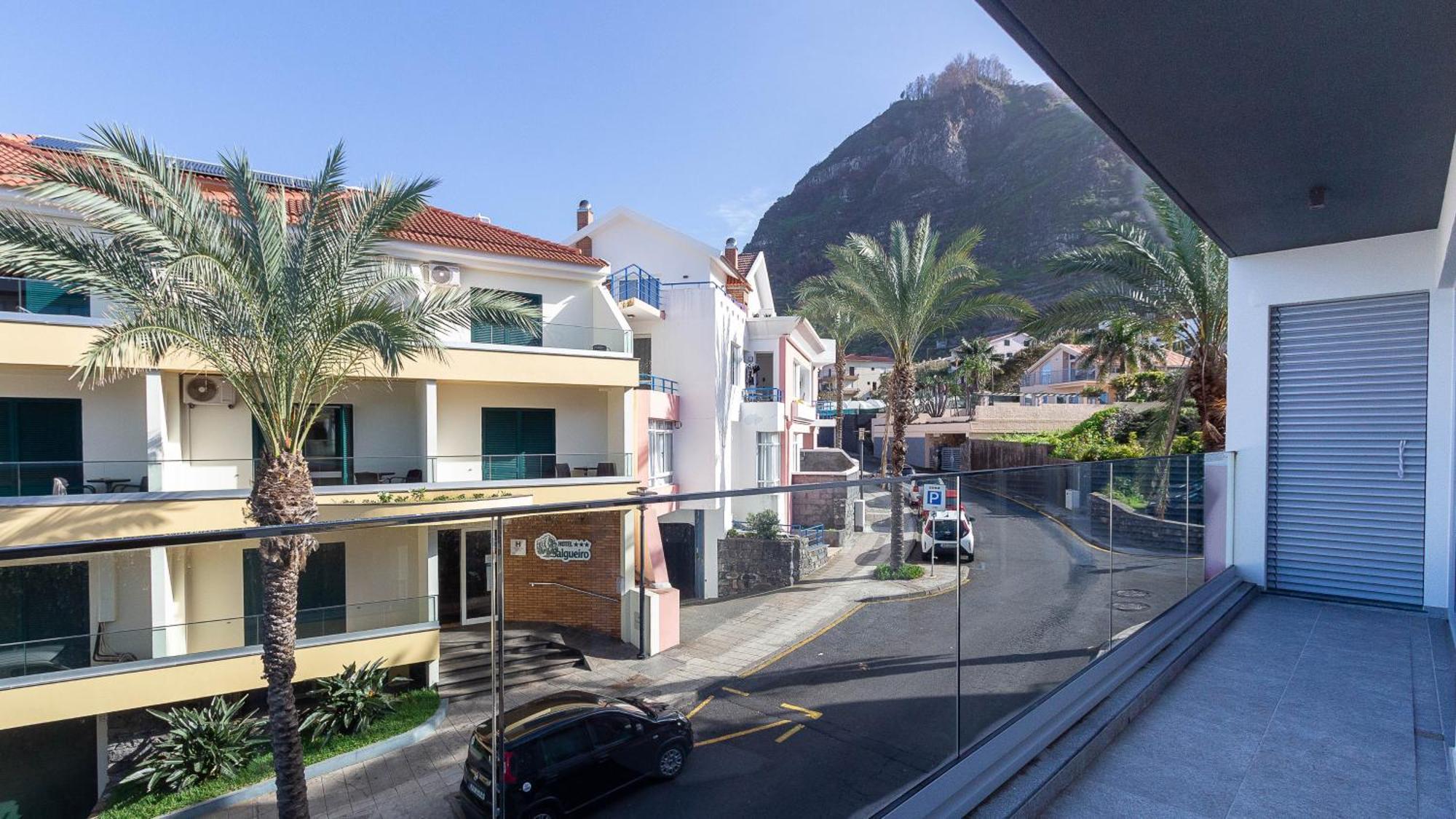 Luxury And Modern Apartment In Porto Moniz Center Eksteriør billede